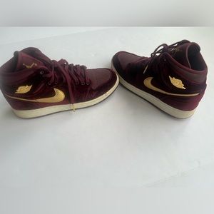 Nike Air Jordan 1 retro size 7y